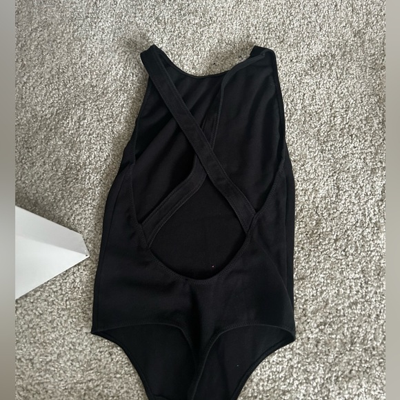 Aritzia Wilfred free XS back cross bodysuit black - Picture 2 of 3